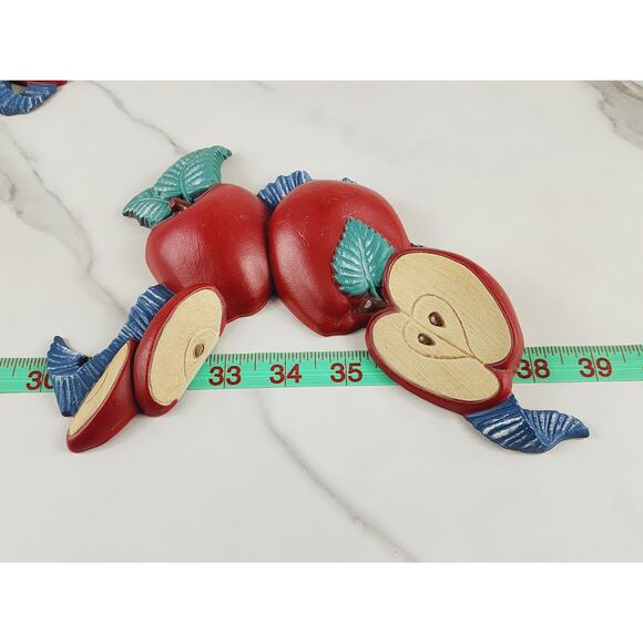 Home Interiors Red Apple Plaque Wall Decor Hanging 1998 Hard Plastic 8 3/4" x2 - Picture 15 of 16